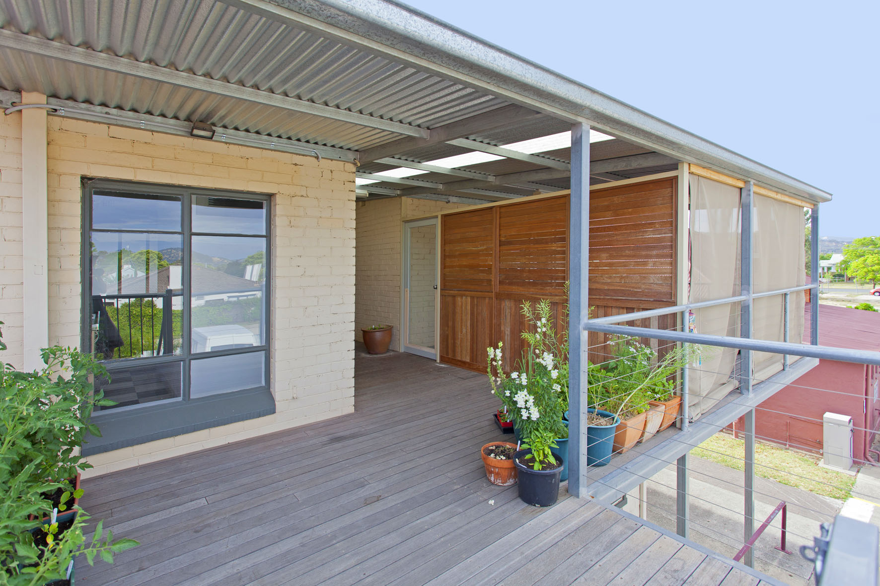 editgundowering house 50.JPG